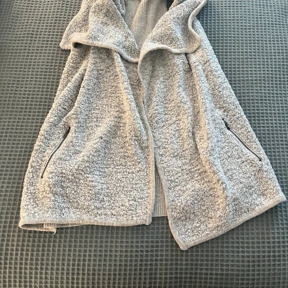 Olivia Sky Waterfall Front Gray Sleeveless Wool Blend Cardigan Women Size Small - Picture 5 of 10